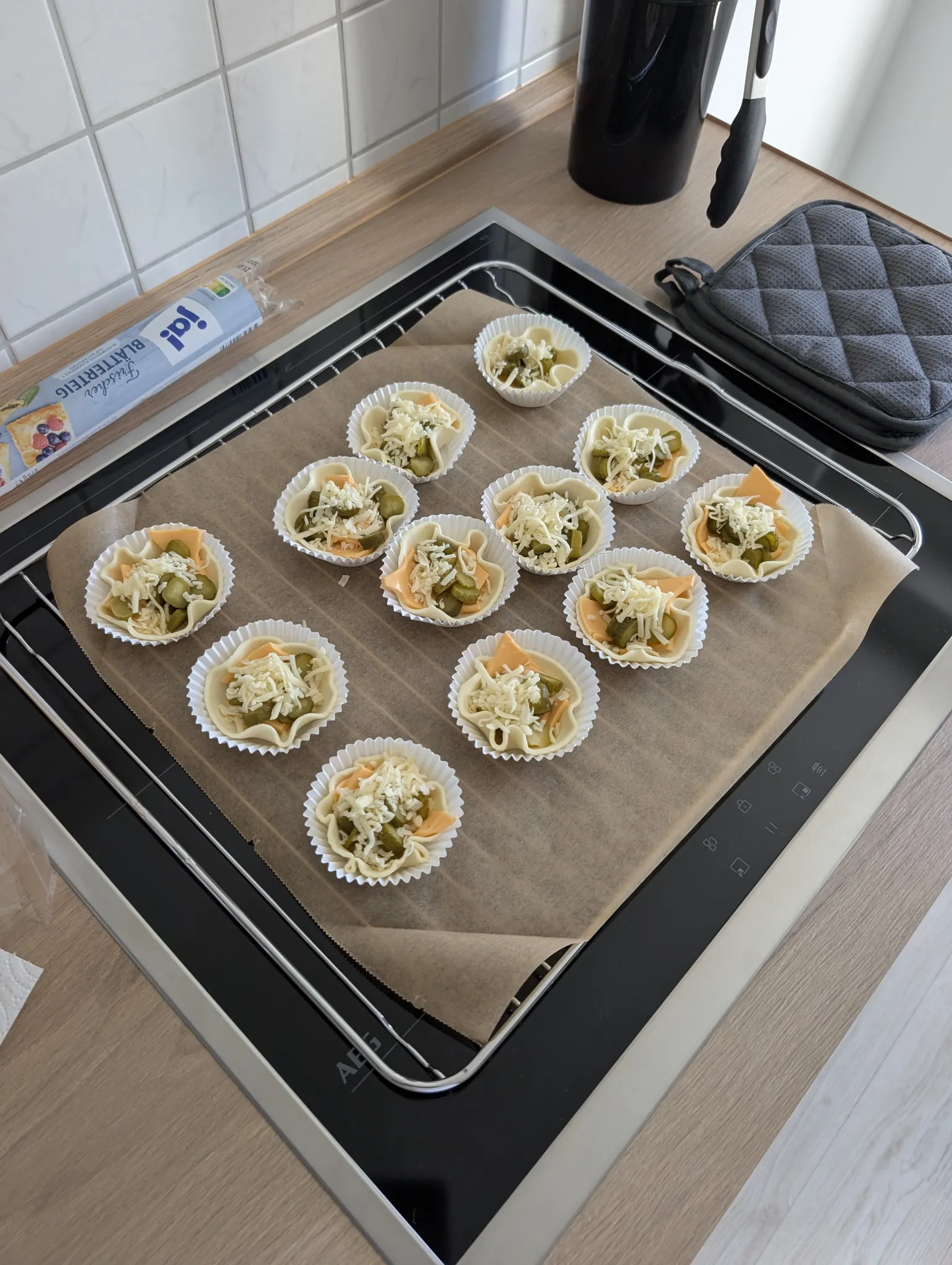 Gewürzgurken-Käse-Muffins